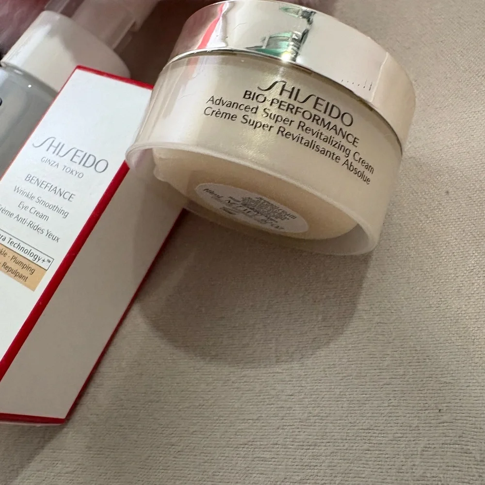 Shiseido Skincare set - Picture 5 of 10